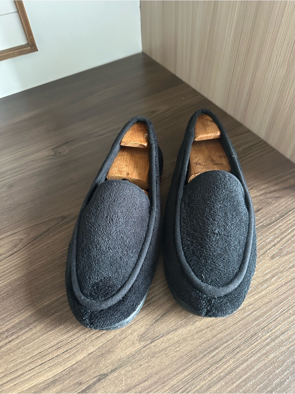 ISOTONERS MENS SLIPPERS With  RUBBER SOLES 91/2 Mint condition